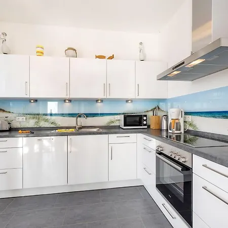 Ferienwohnung Ruegen, Ostseebad Sellin, Villa Wiederkehr شقة *