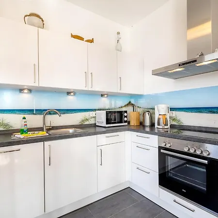 Ferienwohnung Ruegen, Ostseebad Sellin, Villa Wiederkehr شقة