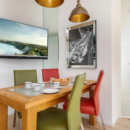 Ferienwohnung Ruegen, Ostseebad Sellin, Villa Wiederkehr شقة